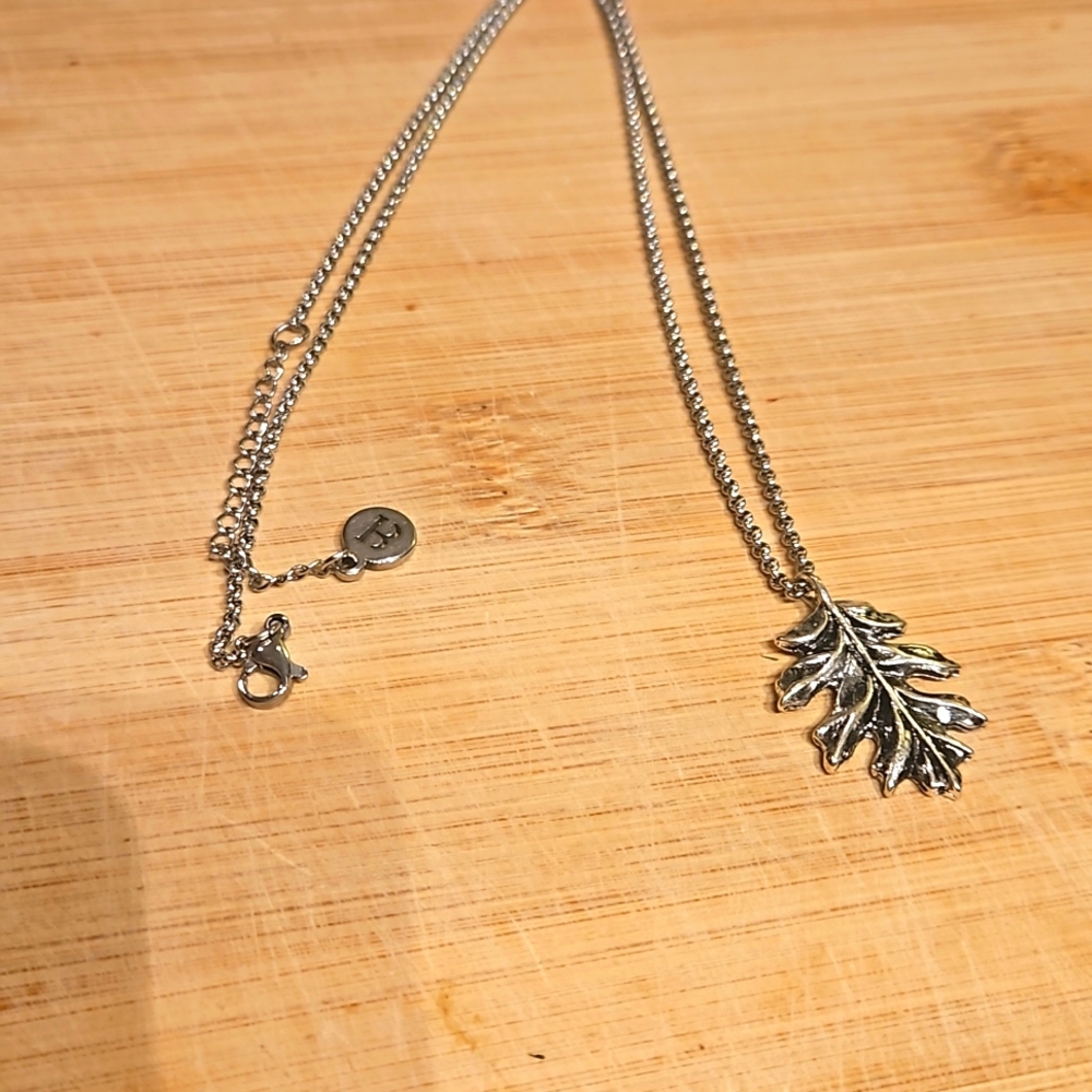 Vintage Oak Leaf Necklace